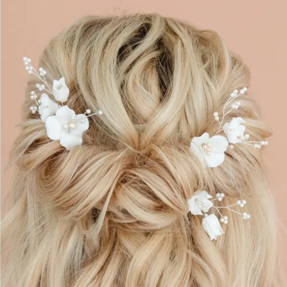 Elegant White Floral Hair Pins